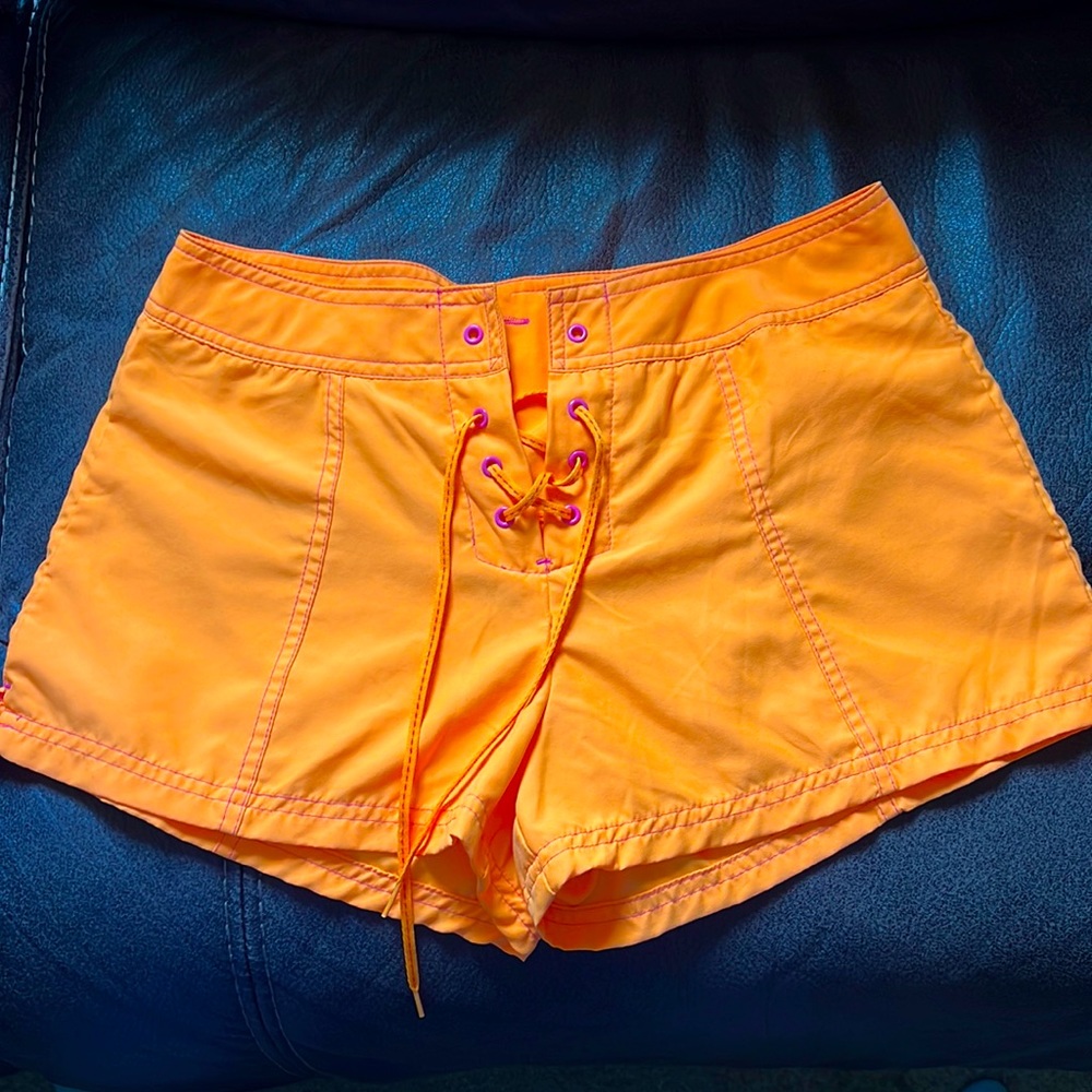 No Boundaries Neon Orange Shorts, Size M(9-11)